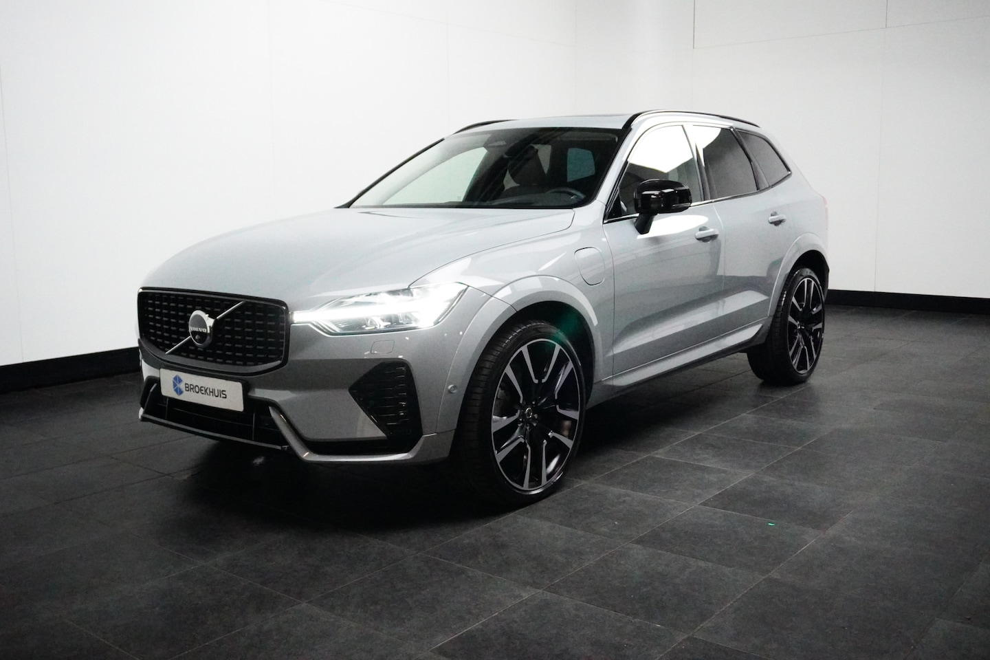 Volvo XC60 - 2.0 Recharge T6 AWD Ultimate Dark | VERWACHT - AutoWereld.nl