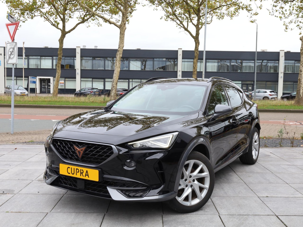 CUPRA Formentor - 1.4 e-Hybrid Business Half Leer | Keyless Go & Entry | Adaptive Cruise | Carplay/Android | - AutoWereld.nl