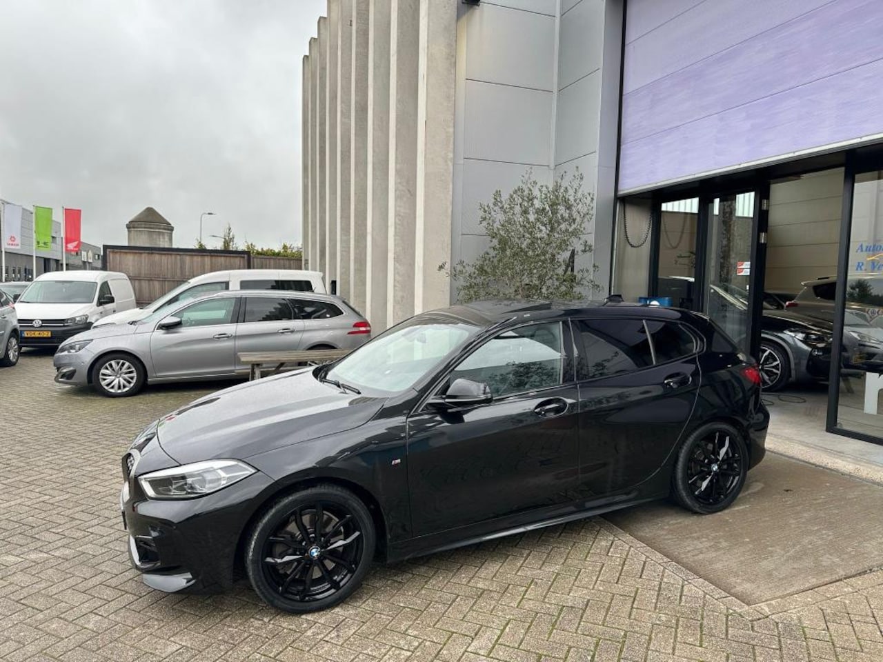 BMW 1-serie - 120d xDrive M Edition VOL! PANO! LEER! INRUIL MOGELIJK! - AutoWereld.nl