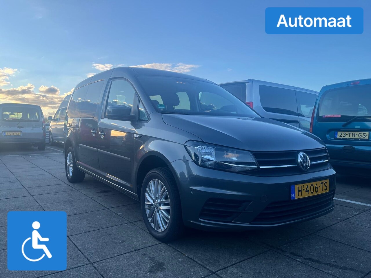 Volkswagen Caddy Maxi - Rolstoelauto Automaat 5+1 - AutoWereld.nl