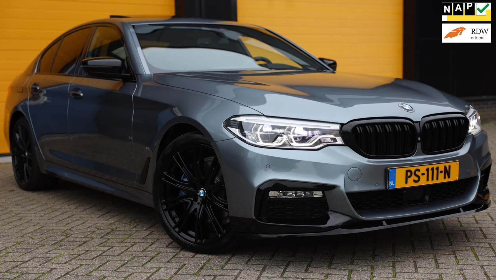 BMW 5-serie - 530e M Line iPerformance High Executive / Open Dak / Leder / Cruise Control / 360 Camera / - AutoWereld.nl