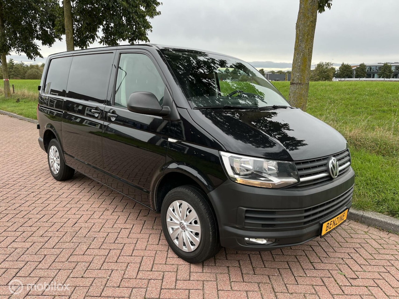 Volkswagen Transporter - 2.0 TSI benzine + Navi | AC - AutoWereld.nl