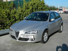 Alfa Romeo 147 - Alfa-147 1.6 T.SPARK | Climate Control | Cruise Control