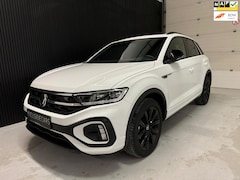 Volkswagen T-Roc - 1.5 TSI 3xR-Line /pano/keyless/carplay/navi/