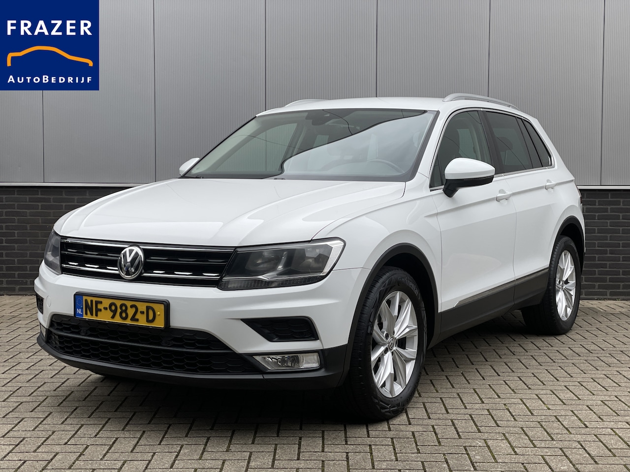 Volkswagen Tiguan - 1.4 TSI COMFORTLINE / TREKHAAK / CRUISE / NAVI / RIJKLAAR - AutoWereld.nl