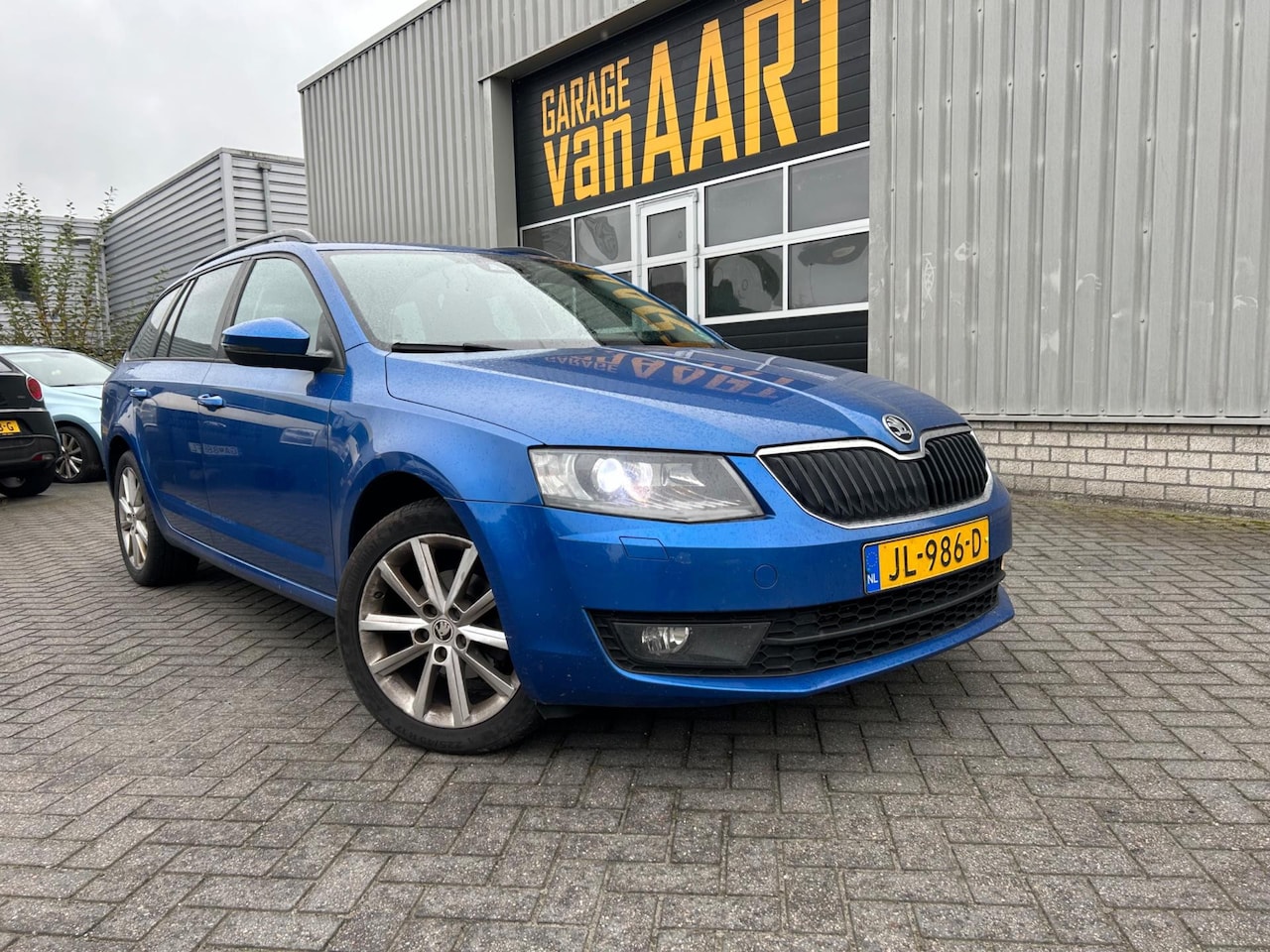 Skoda Octavia Combi - 1.2 TSI Greentech Ambition Businessline | NAVI | STOEL VERW | XENON | PDC | - AutoWereld.nl