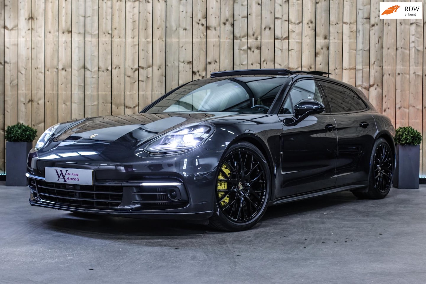 Porsche Panamera Sport Turismo - 2.9 4S *Sport Chrono*Pano*360 Camera*Sportuitlaat*Trekhaak* - AutoWereld.nl