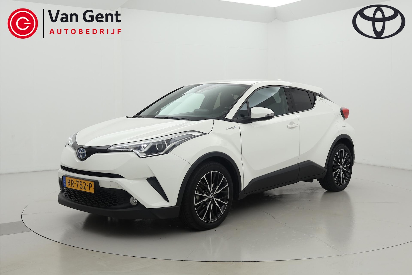 Toyota C-HR - 1.8 Hybrid Dynamic Trekhaak Navigatie Automaat - AutoWereld.nl