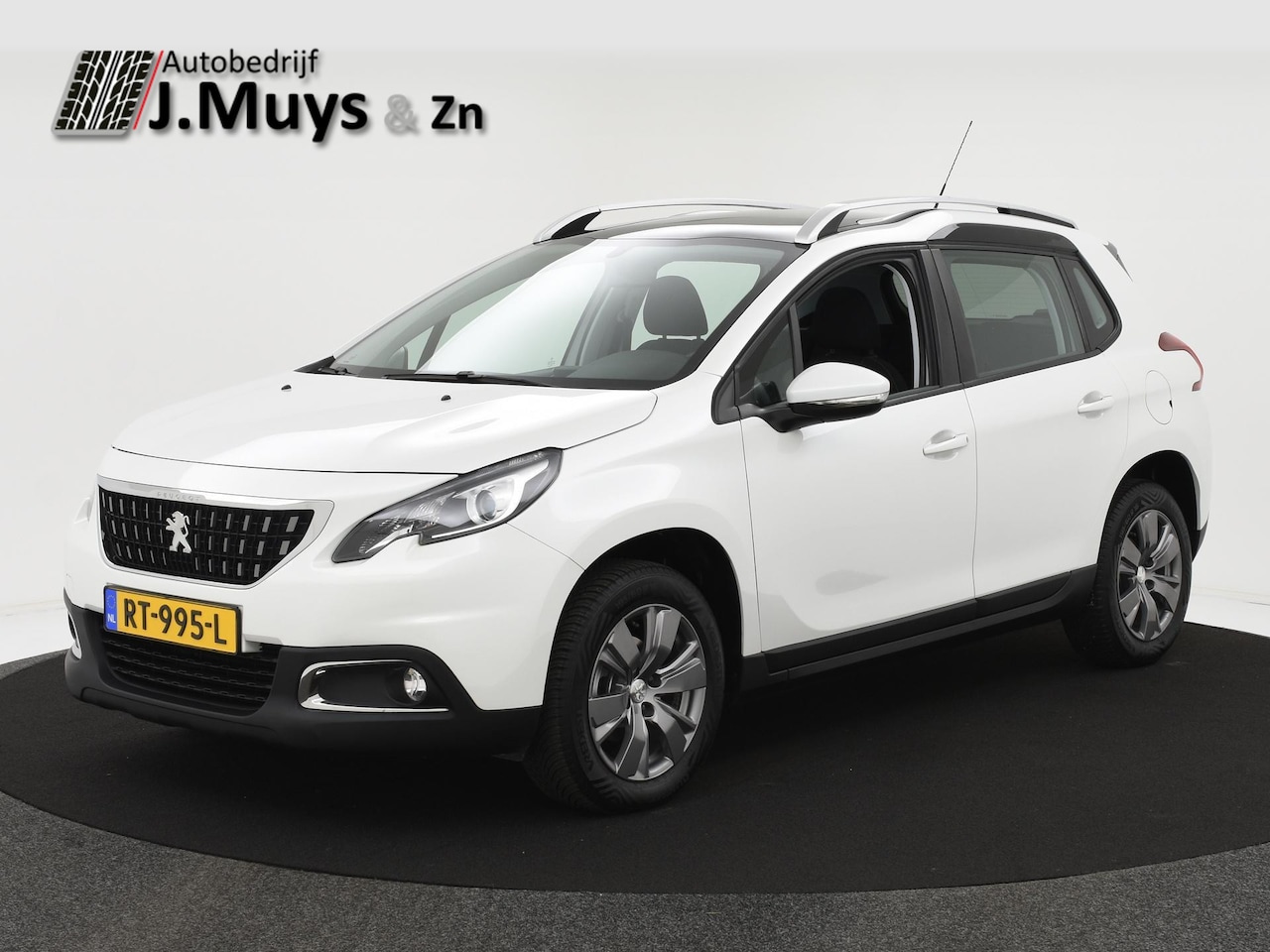 Peugeot 2008 - 1.2 PureTech 110PK Blue Lion AUTOM. PANODAK|TREKH|PDC|CRUISE|NAVI|16INCH - AutoWereld.nl