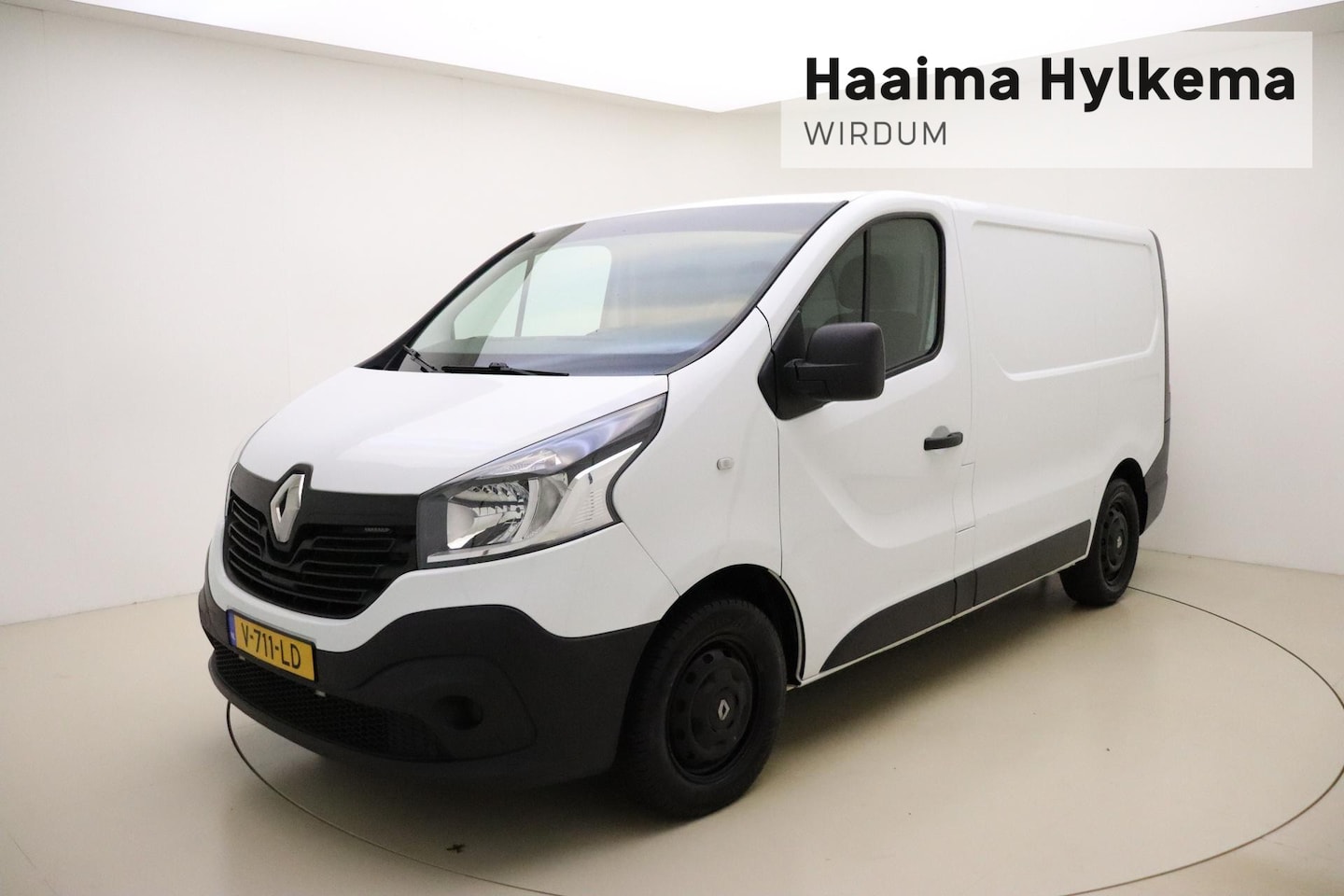 Renault Trafic - 1.6 dCi T27 L1H1 Comfort | 3 -zits | Airco | Bluetooth | Trekhaak | Cruise Control - AutoWereld.nl