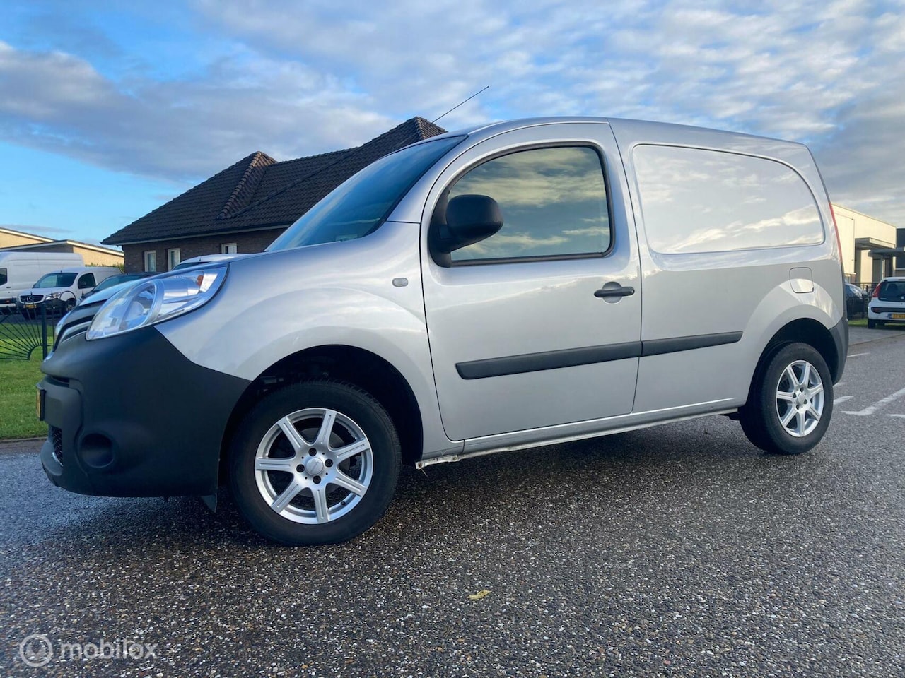 Renault Kangoo - bestel 1.5 dCi 75 Comfort airco r-link euro6 - AutoWereld.nl