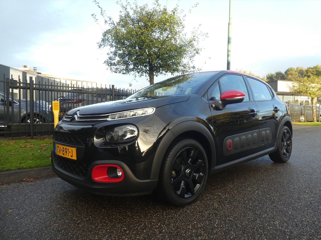 Citroën C3 - 1.2 PureTech 110pk S&S Shine Clima Navi Full Opt NL-Auto - AutoWereld.nl