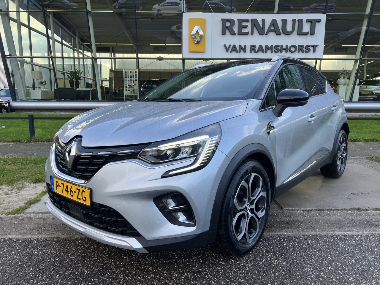 Renault Captur - 1.3 TCe 140 Intens / Automaat / Camera / Adaptive cruise / Lane assist / Stoel+Stuur verw. - AutoWereld.nl