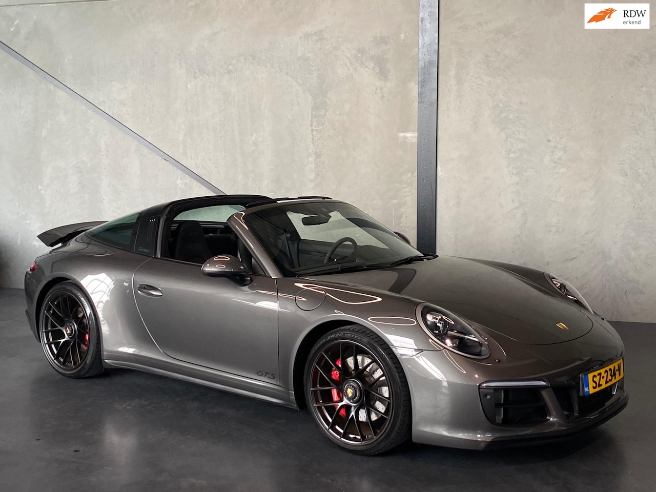 Porsche 911 Targa - 3.0 Targa 4 GTS SportChrono Sportuitlaat Camera 18-wegs el. stoelverstelling - AutoWereld.nl