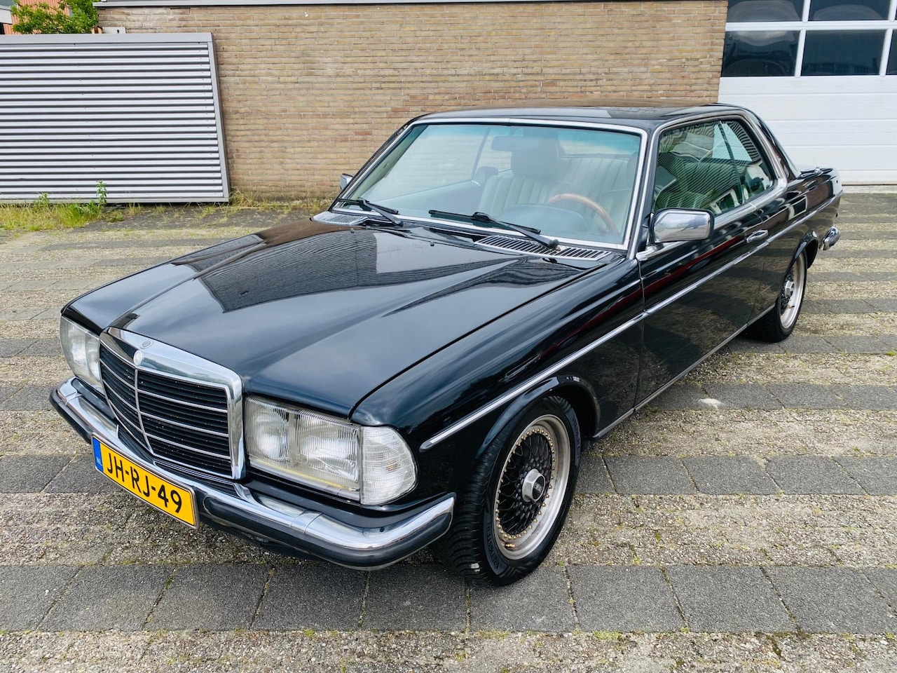 Mercedes-Benz 200-280 (W123) - 230 C 1980 CE - AutoWereld.nl