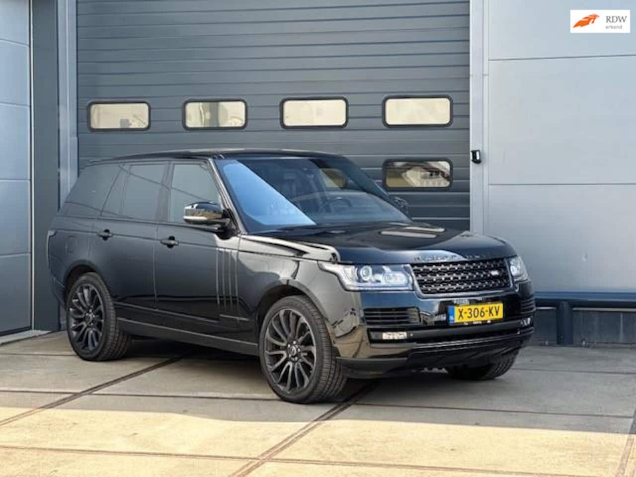 Land Rover Range Rover - 5.0 V8 uitgevoerd Autobiography Black - AutoWereld.nl