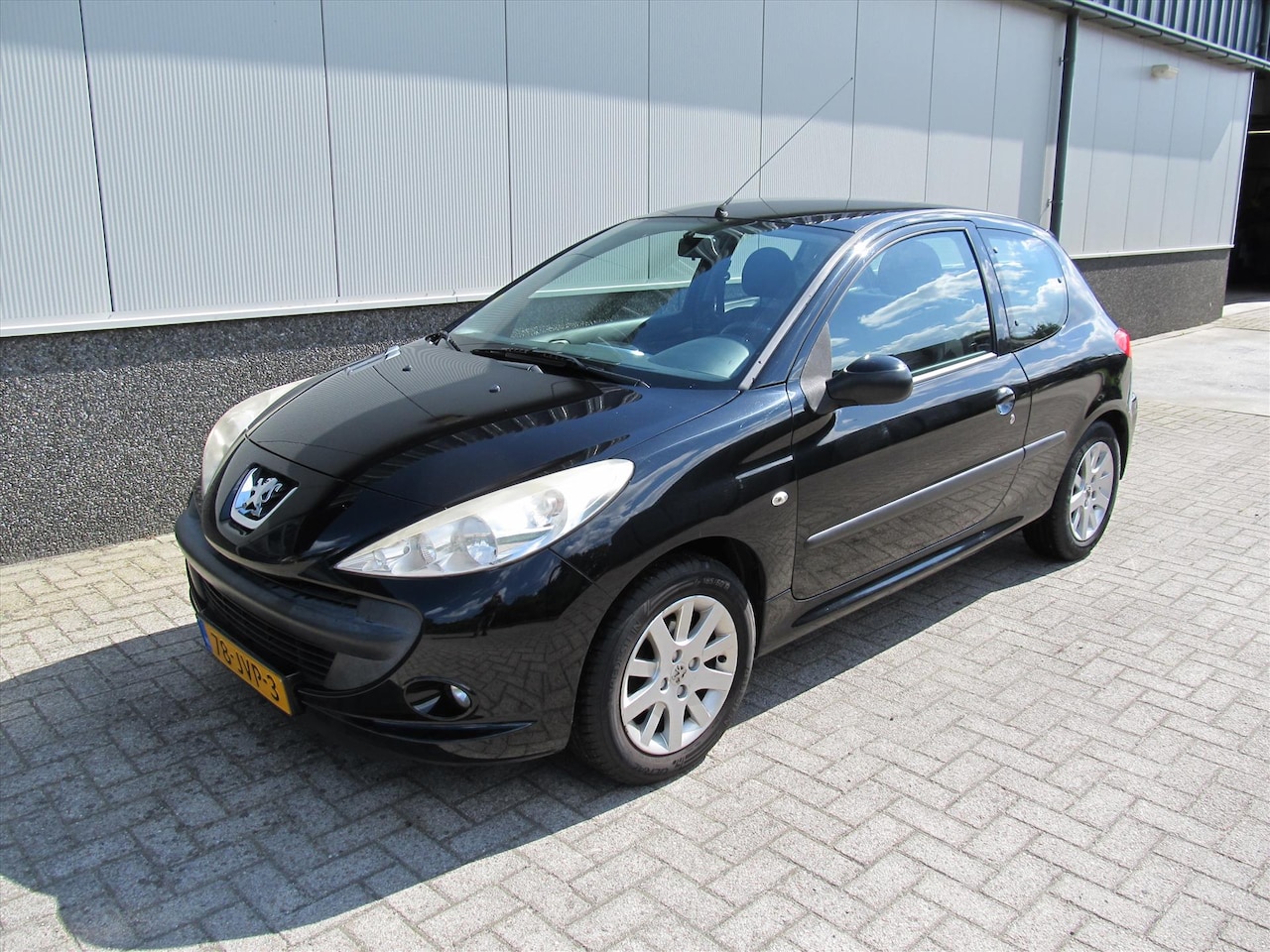 Peugeot 206 - 206+ 1.4 75pk 3-deurs, Airco, Trekhaak, - AutoWereld.nl