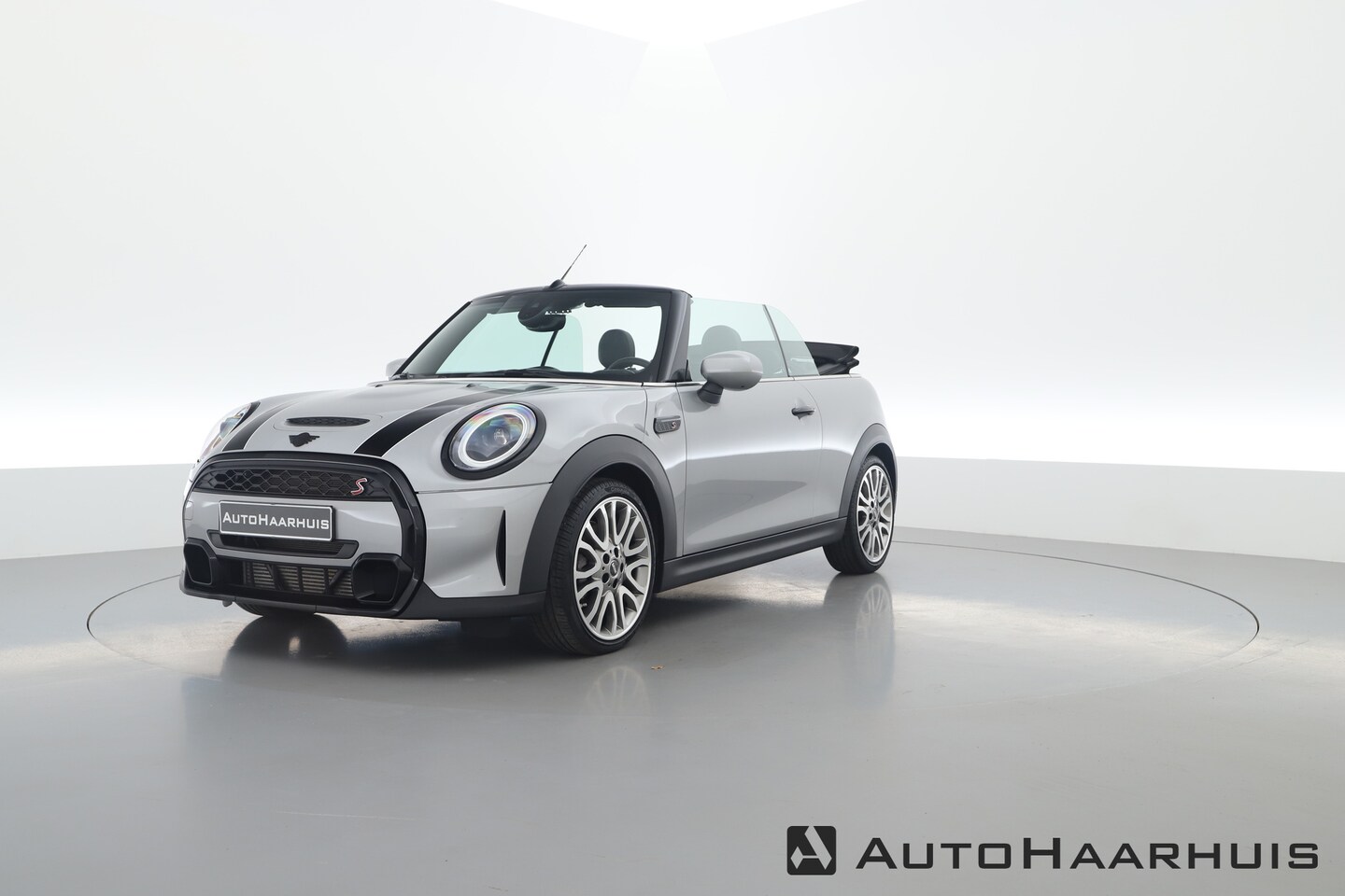 MINI Cabrio - Mini 2.0 Cooper S MINI Yours | Yours Leder | Keyless | 18'' | CarPlay | Stoelverw. - AutoWereld.nl