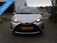 Toyota Yaris - 1.5 MET NAVI CAMMERA AIRCO TERKHAAK