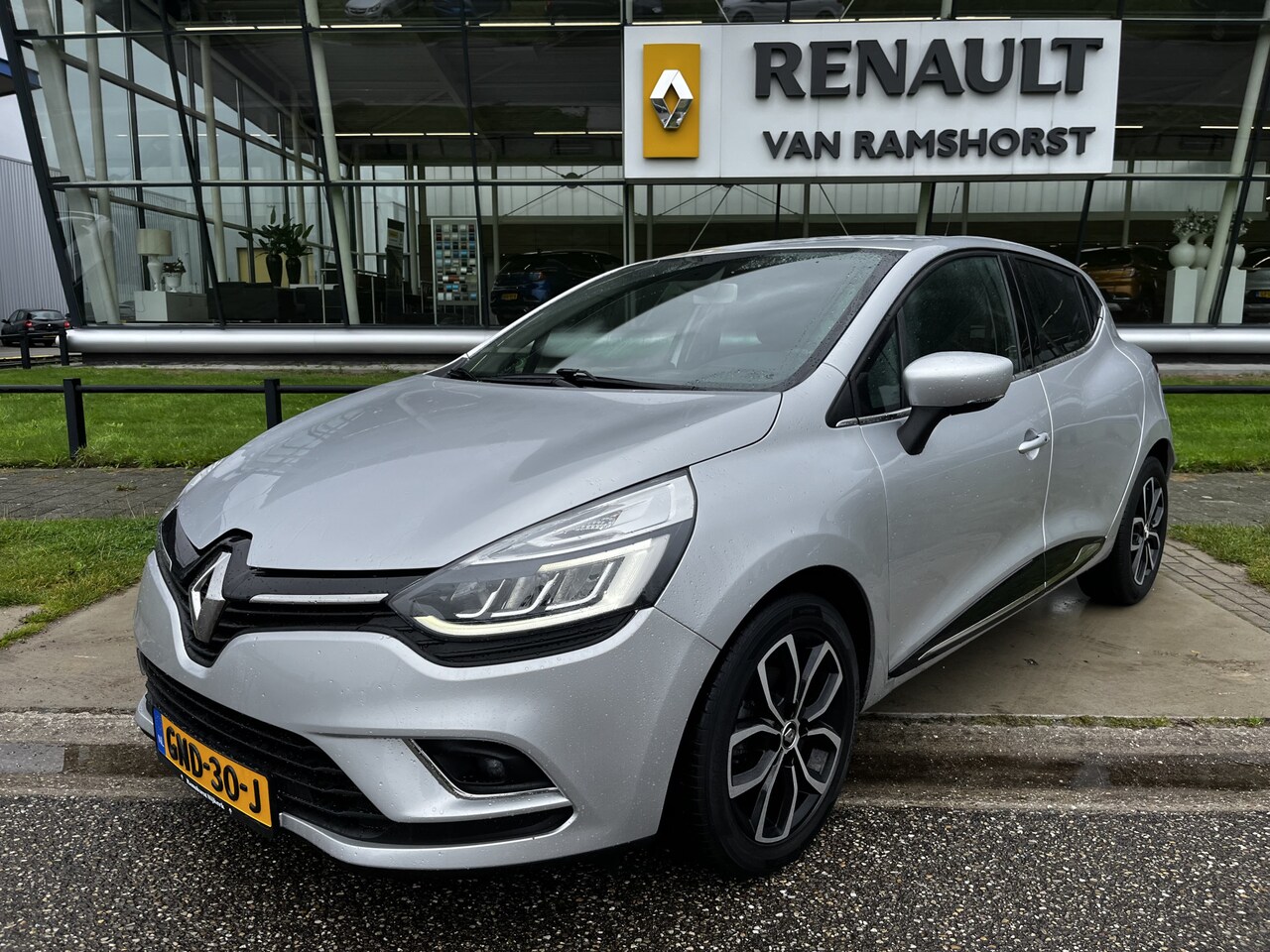 Renault Clio - 0.9 TCe Intens / Apple Carplay - Android Auto / Keyless / DAB / LED / PDC. Achter / Climat - AutoWereld.nl