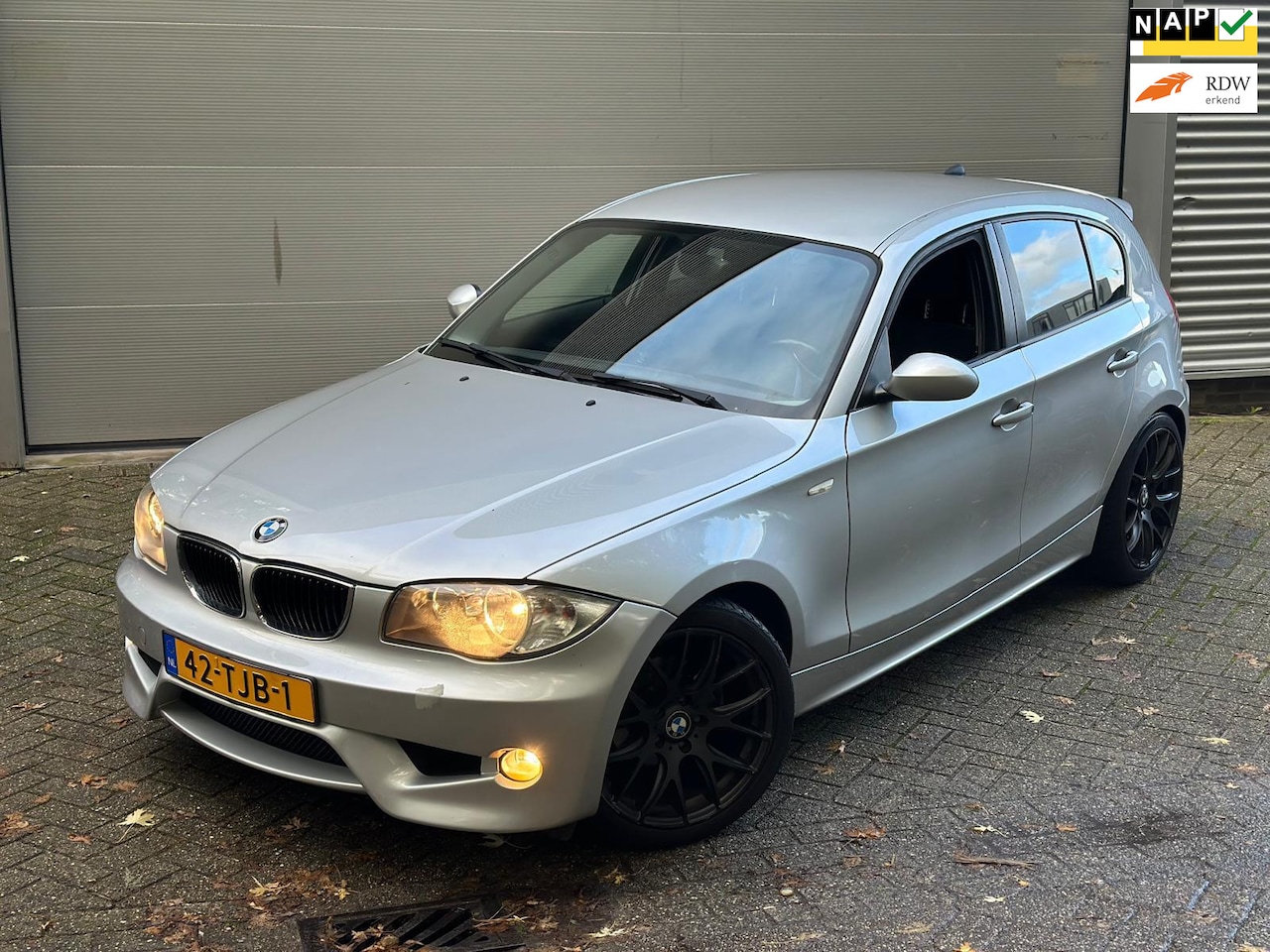 BMW 1-serie - 116i High Executive / M-PAKKET / RIJDT SCHEKELT GOED / NIEUWE APK - AutoWereld.nl