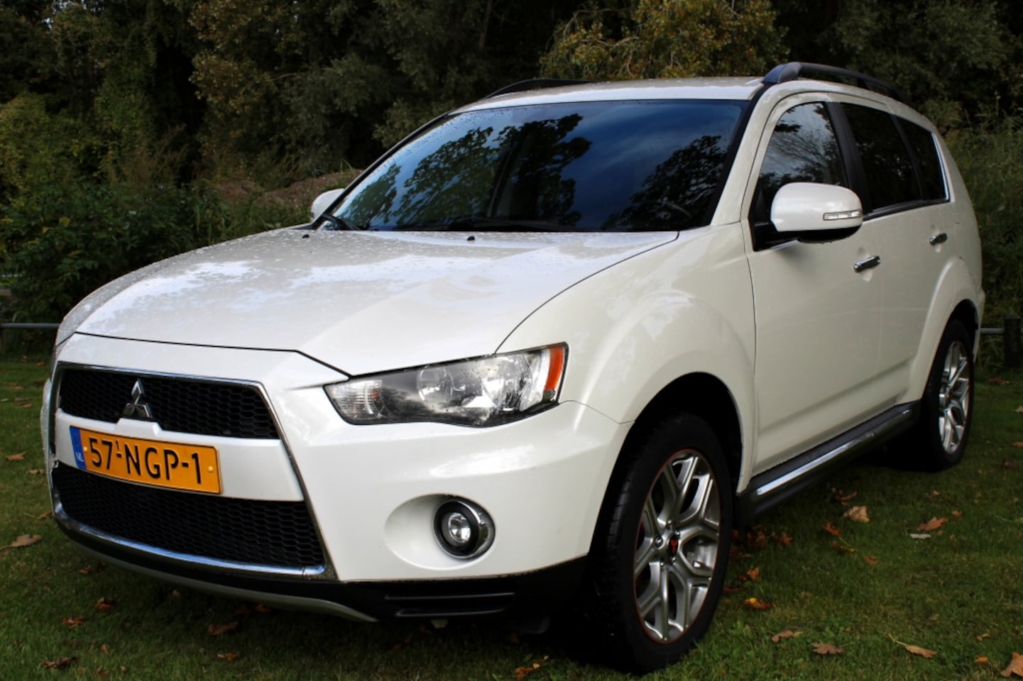 Mitsubishi Outlander - 2.0 Intro Edition Leer + Automaat! - AutoWereld.nl