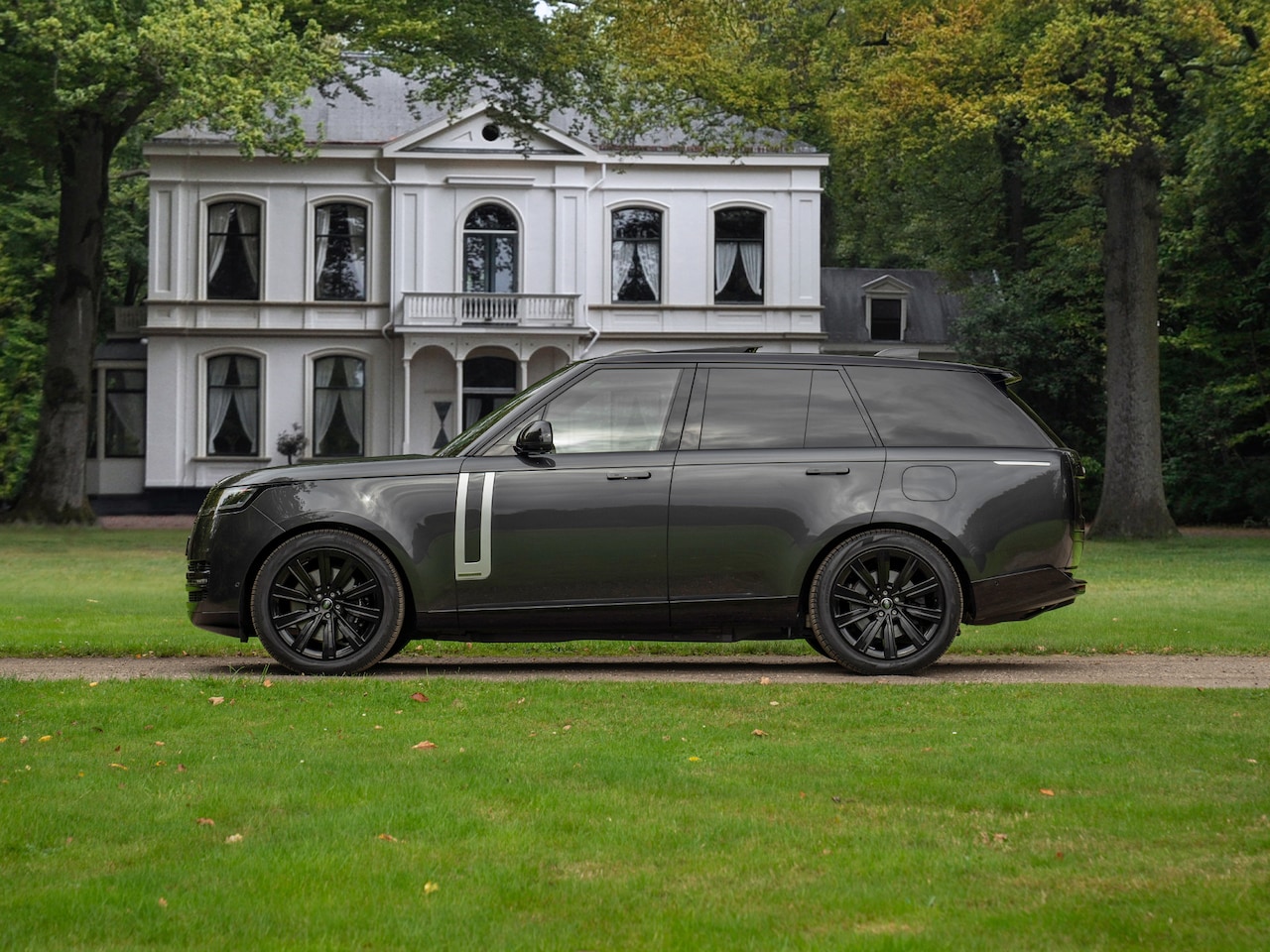 Land Rover Range Rover - P550e Autobiography PHEV | Meridian | 360 cam | Massage - AutoWereld.nl