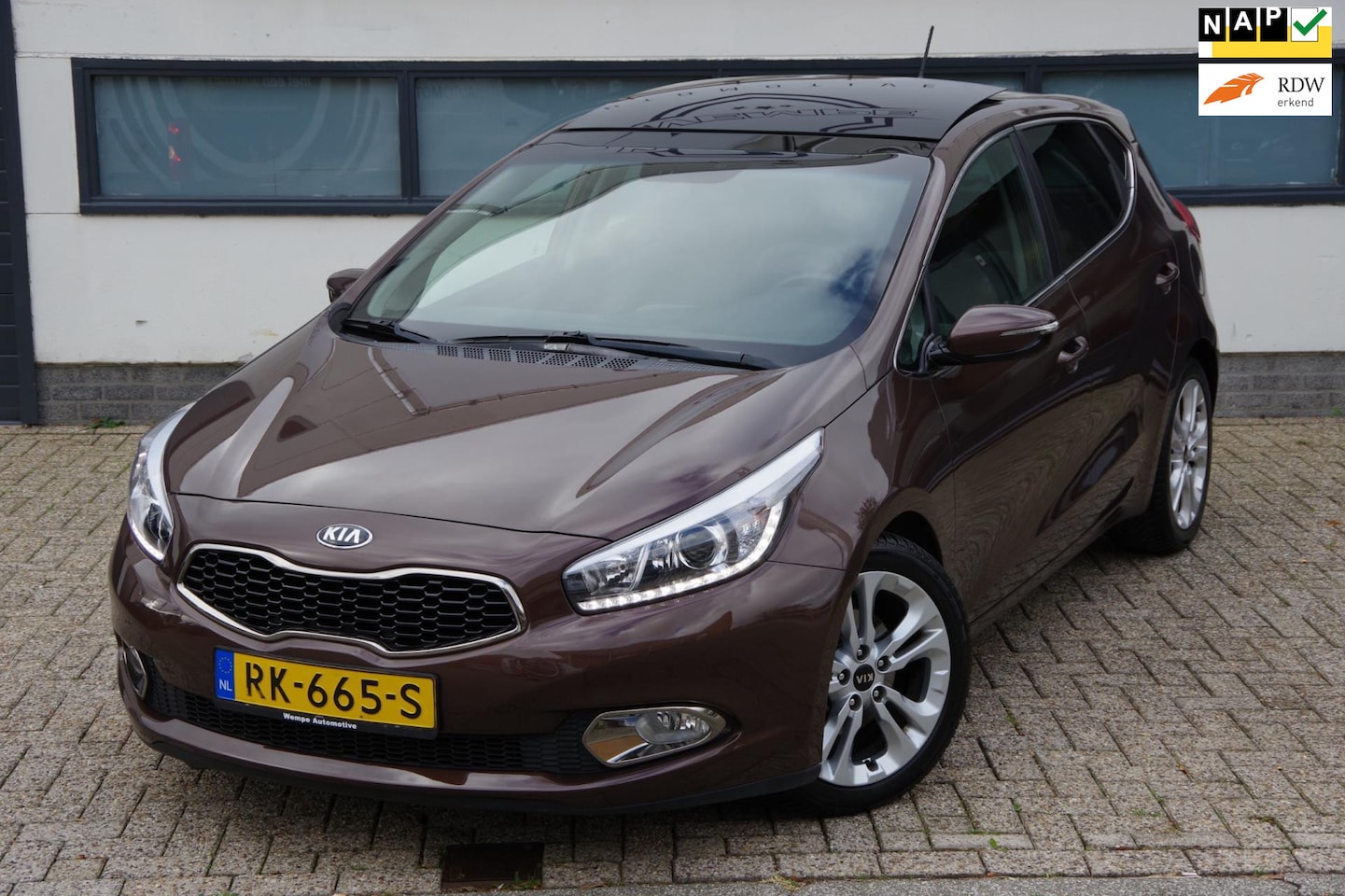 Kia Cee'd - 1.6 GDI Super Pack Premium LEDER/PANO/NAVI - AutoWereld.nl