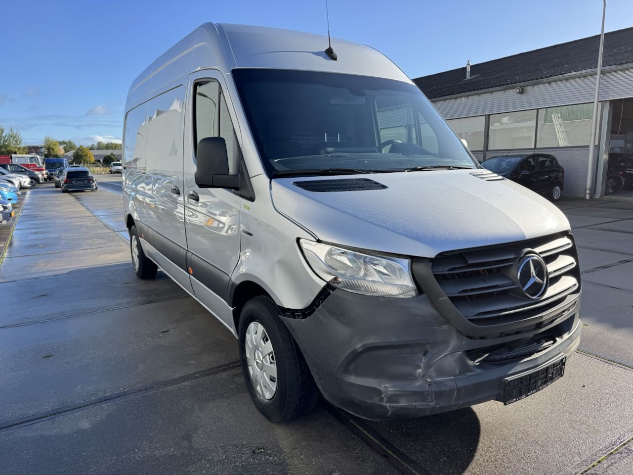 Mercedes-Benz eSprinter - L2/H2 47kWh Aut Clima - AutoWereld.nl