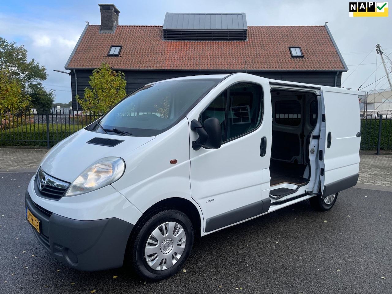 Opel Vivaro - 2.0 CDTI L1H1 2X SCHUIFDEUR AIRCO AUTOMAAT CR CONTR NAVIGATIE - AutoWereld.nl