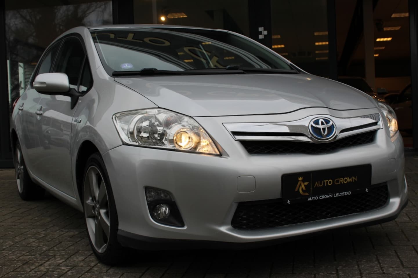 Toyota Auris - 1.8 Full Hybrid Exe. - AutoWereld.nl