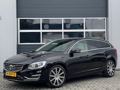 Volvo V60 - 2.4 D6 AWD Plug-In Hybrid Summum | Navi | Leder | Schuifdak | Xenon | Camera | PDC v+a