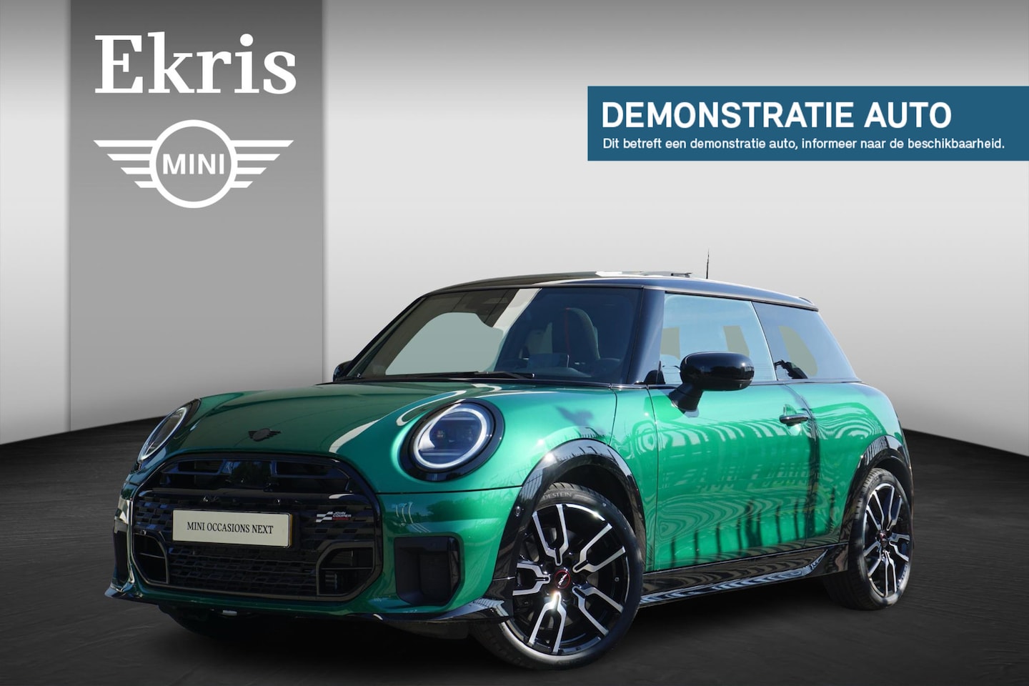 MINI Cooper - 3-deurs C John Cooper Works Uitvoering | Pakket XL | 18 inch JCW Lap Spoke 2-tone | Glazen - AutoWereld.nl