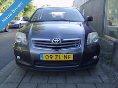 Toyota Avensis - 2.0 MET NAVI AIRCO 147PK