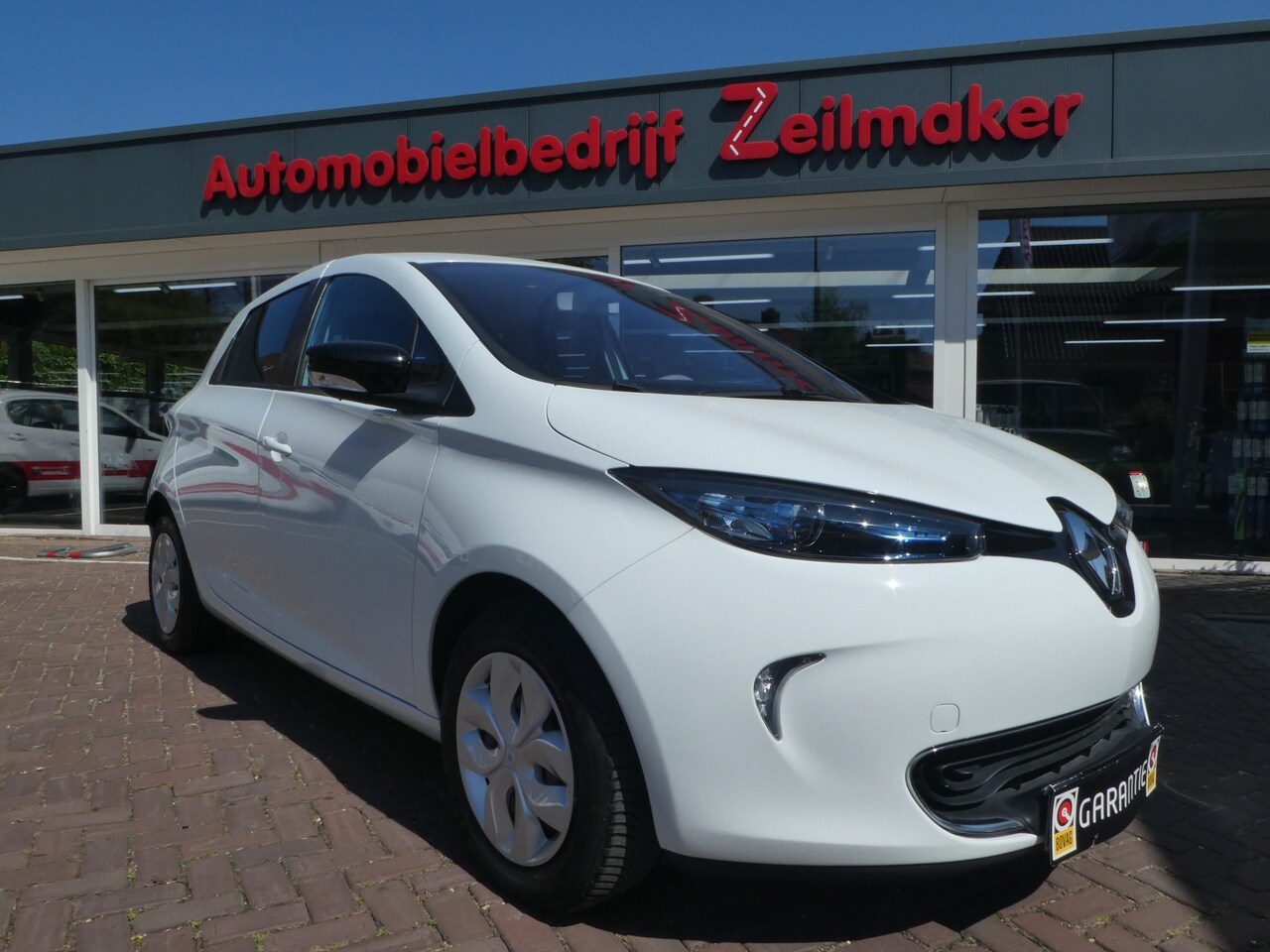 Renault Zoe - Q210 Life Quickcharge 22 kWh (ex Accu) AIRCO, NAVIGATIE, PDC ACHTER - AutoWereld.nl