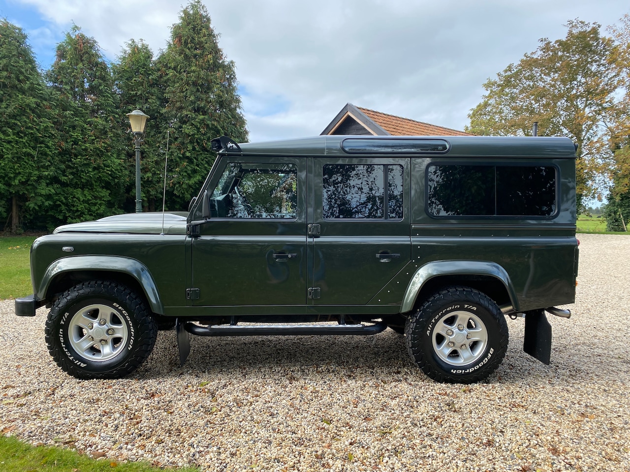 Land Rover Defender - 2.4 TD 110" X-Tech DC Auto is klaar voor de jacht