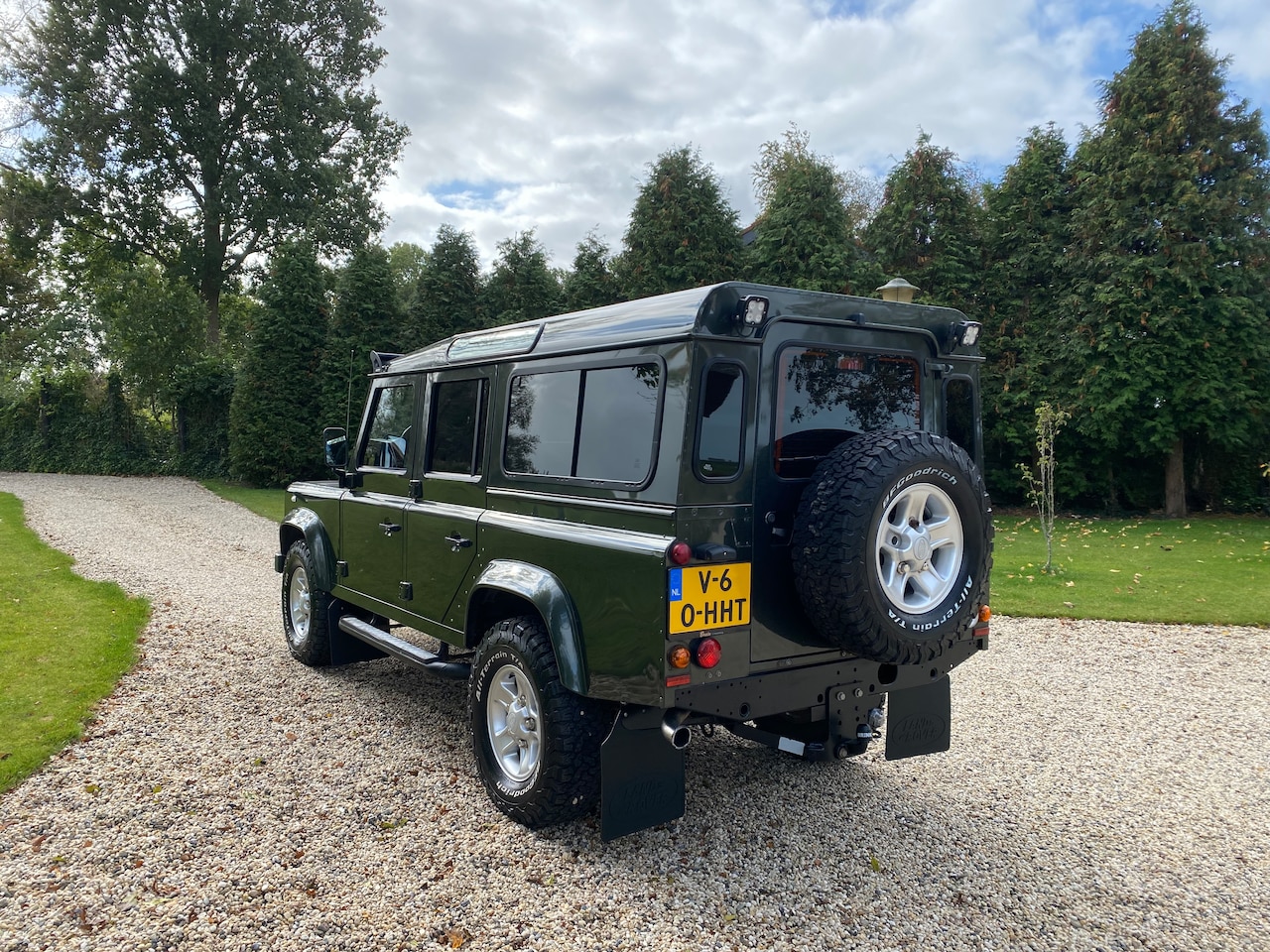 Land Rover Defender - 2.4 TD 110" X-Tech DC Auto is klaar voor de jacht