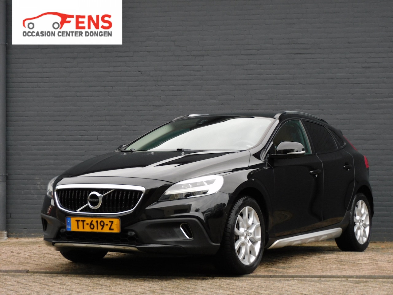 Volvo V40 Cross Country - 1.5 T3 Polar+ Luxury NETTE AUTO! LEER! PANODAK! BLUETOOTH! LM VELGEN! - AutoWereld.nl