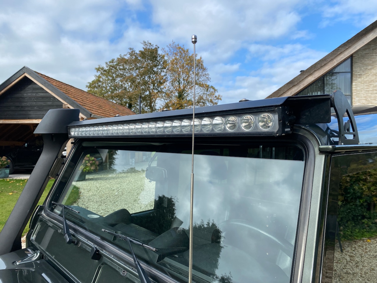 Land Rover Defender - 2.4 TD 110" X-Tech DC Auto is klaar voor de jacht