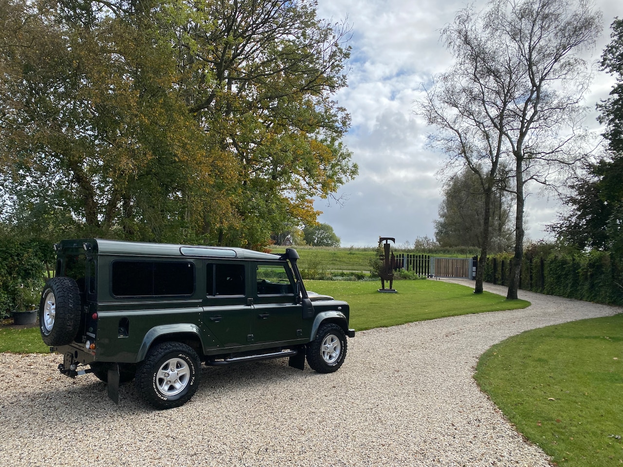 Land Rover Defender - 2.4 TD 110" X-Tech DC Auto is klaar voor de jacht