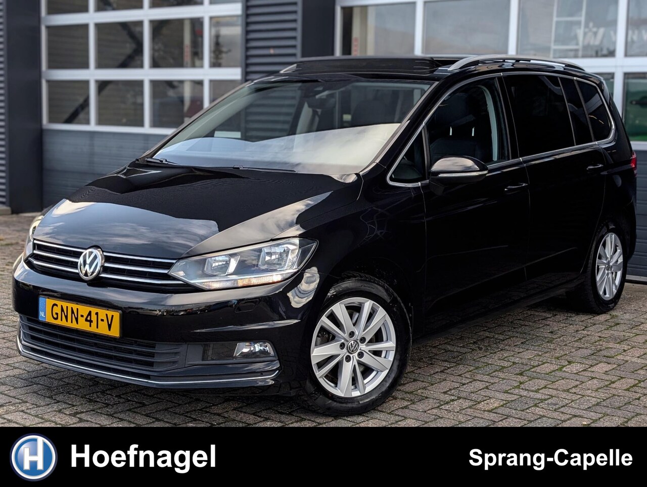 Volkswagen Touran - 1.5 TSI Highline 7p | Panodak | Trekhaak | Stuurverw. - AutoWereld.nl