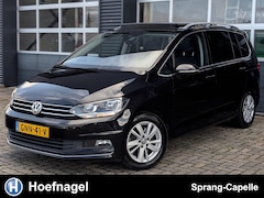 Volkswagen Touran - 1.5 TSI Highline 7p | Panodak | Trekhaak | Stuurverw