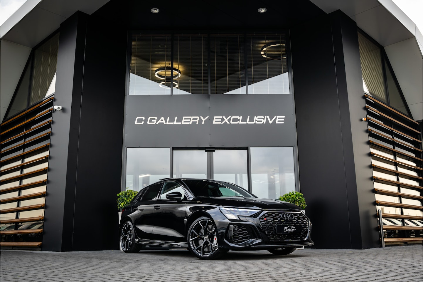 Audi RS3 - Sportback 2.5 TFSI quattro - RS Dynamic Pakket | Panorama | B&O | ACC | HUD - AutoWereld.nl