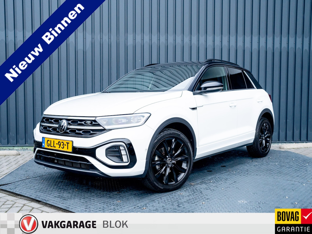 Volkswagen T-Roc - 1.5 TSI R-Line Business+ | Side Assist | IQ Light | Elk. A-Klep | Trekhaak afnb. | Keyless - AutoWereld.nl