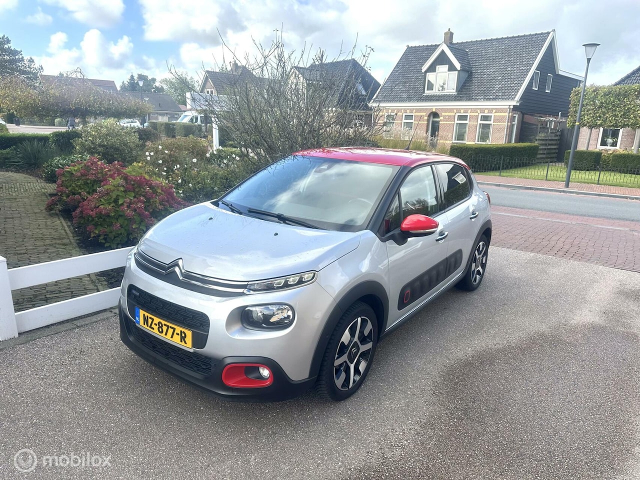 Citroën C3 - 1.2 110 PK PureTech S&S Shine CARPLAY NAVIGATIE ACHTERUITRIJ CAMERA CRUISE CONTROLE ZEER C - AutoWereld.nl