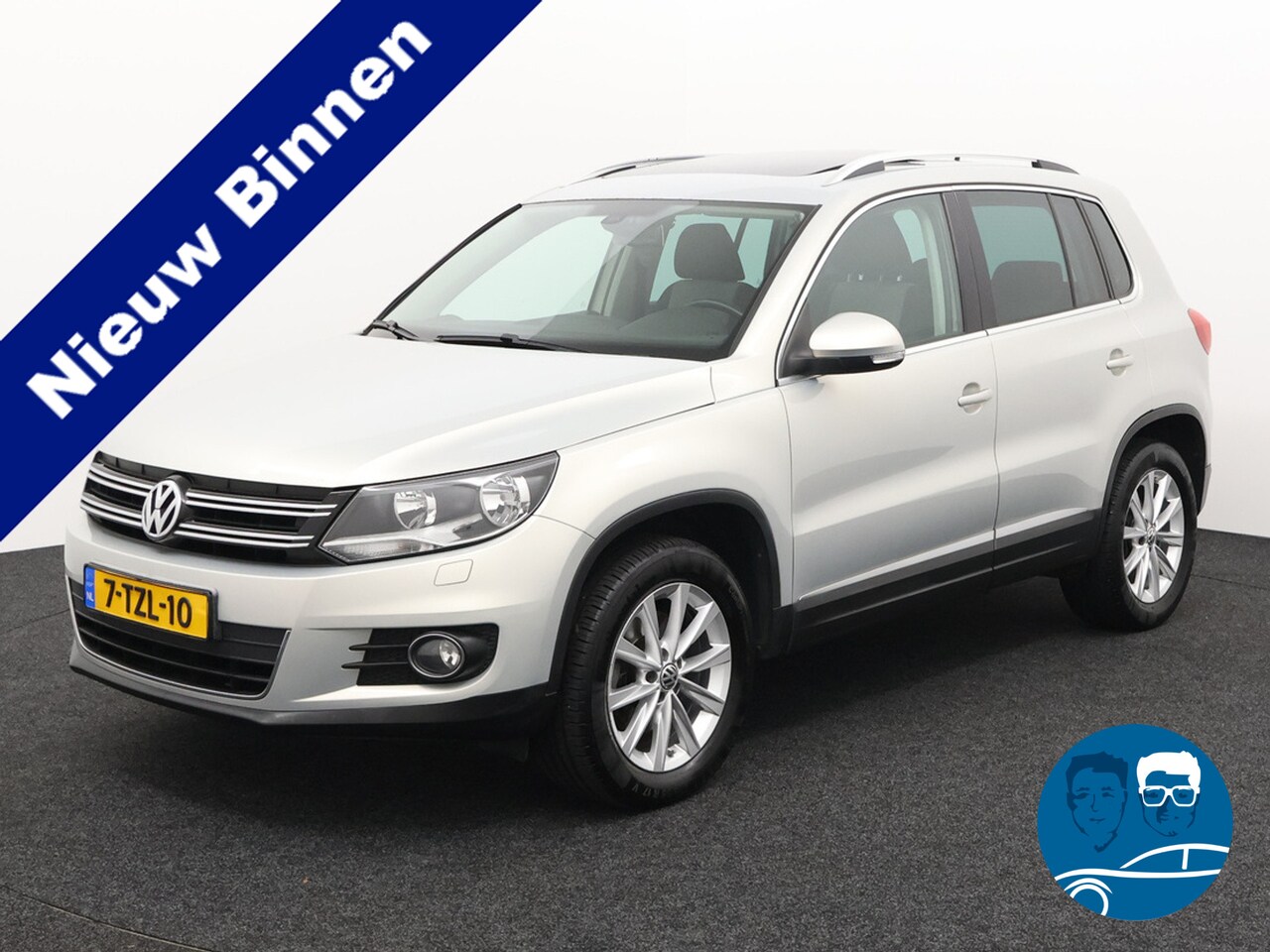 Volkswagen Tiguan - 1.4 TSI Comfort&Design Trekhaak panodak airco navi bleutooth mooie stoer auto hoge instap - AutoWereld.nl