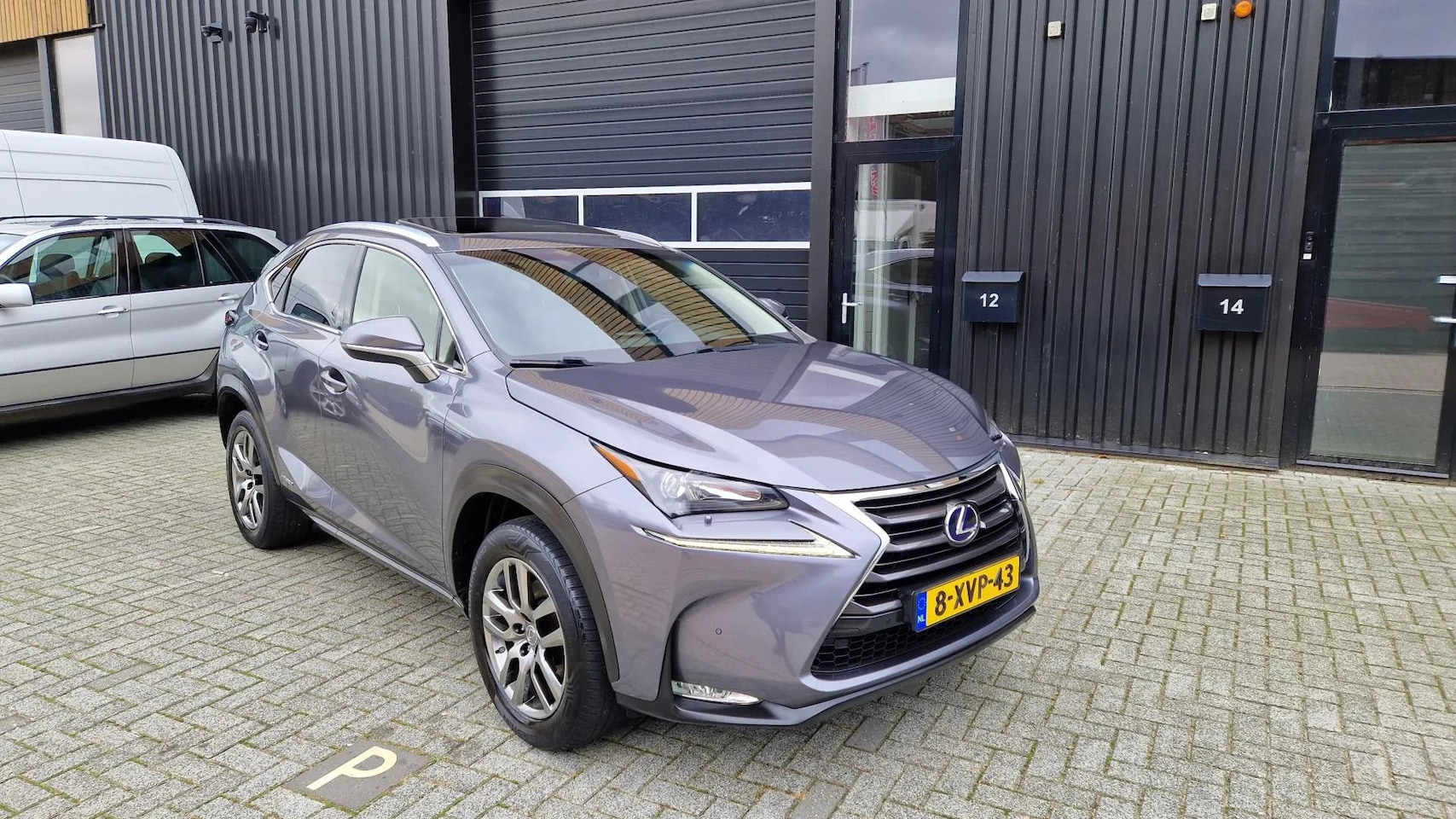 Lexus NX - 300h AWD Luxury Line 300h AWD Luxury Line - AutoWereld.nl