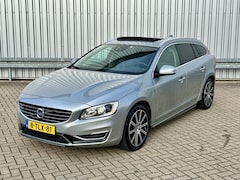 Volvo V60 - 2.4 D6 AWD Plug-In Hybrid Summum DEALER ONDERHOUDEN - VOL UITGERUST EN IN GOEDE CONDITIE