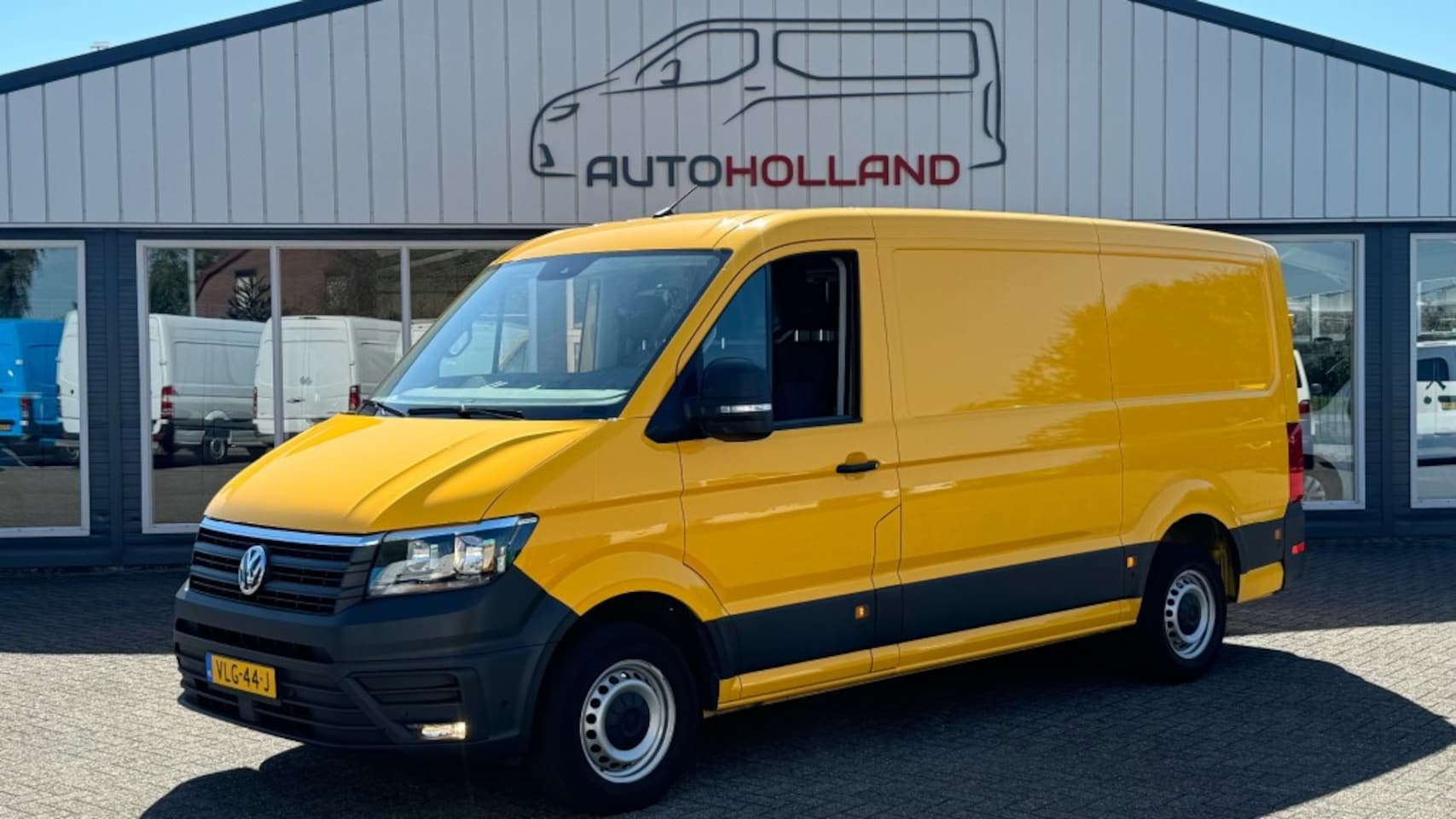 Volkswagen Crafter - 2.0 TDI 103KW 140PK L3H2 AUTOMAAT EURO 6 NAVIGATIE/ AIRCO/ CRUIS - AutoWereld.nl