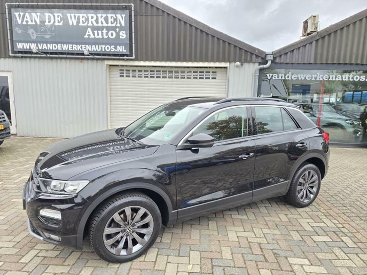 Volkswagen T-Roc - 1.5 TSI Style Business Airco|Adaptive Cruise|Pdc v+a|Carplay|Nap!! - AutoWereld.nl